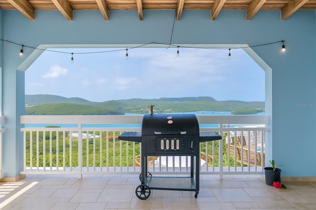 For Sale: $979,000 (4 beds, 3 baths, 3026 Square Feet)