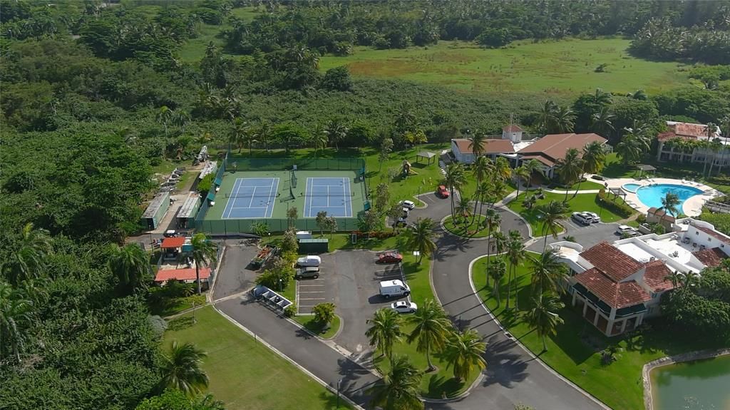 For Sale: $1,200,000 (3 beds, 3 baths, 2850 Square Feet)