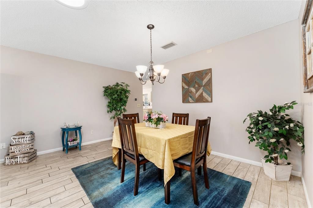 Active With Contract: $149,000 (2 beds, 2 baths, 1204 Square Feet)