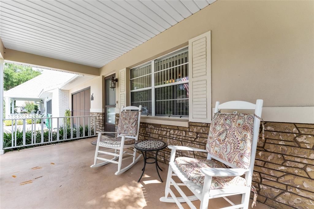 Active With Contract: $149,000 (2 beds, 2 baths, 1204 Square Feet)