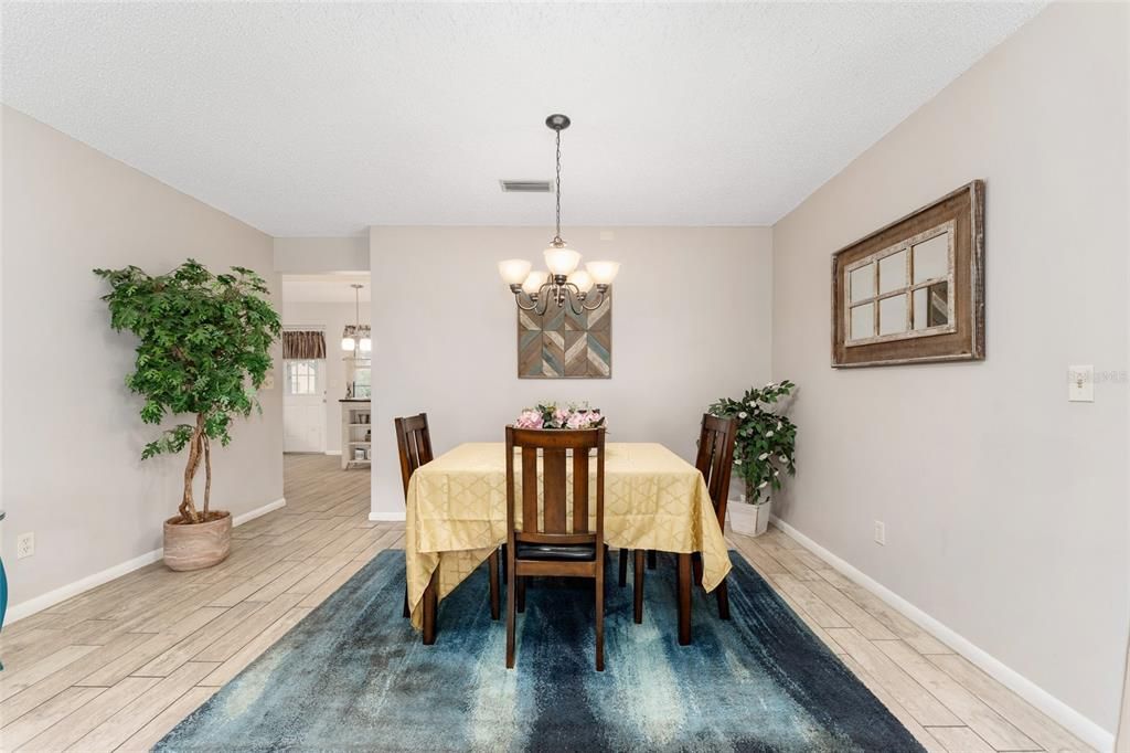 Active With Contract: $149,000 (2 beds, 2 baths, 1204 Square Feet)