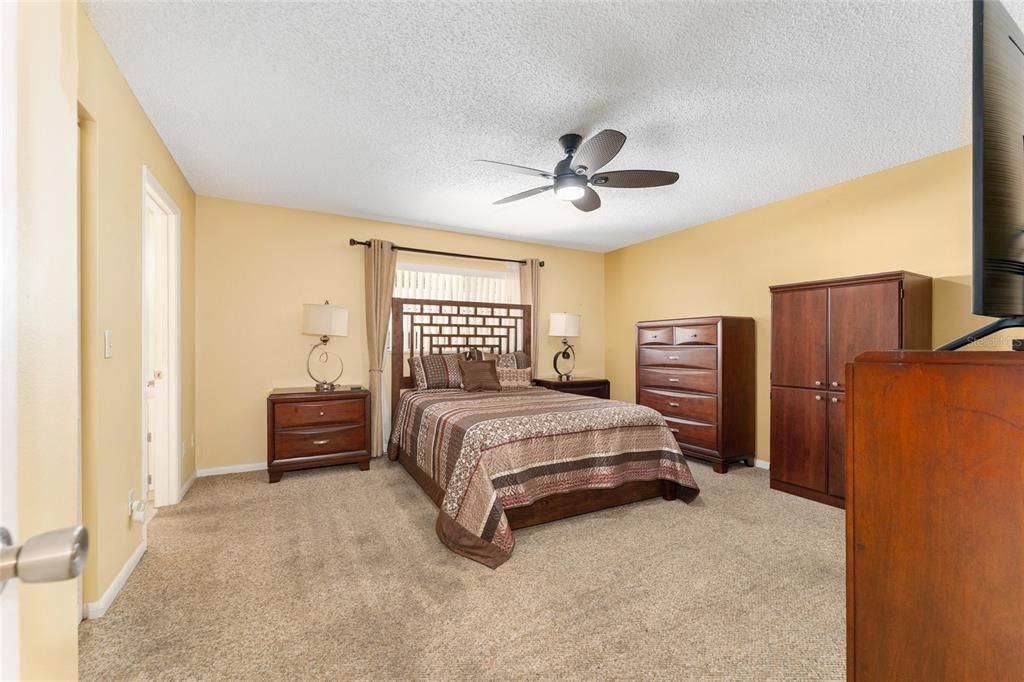 Active With Contract: $149,000 (2 beds, 2 baths, 1204 Square Feet)