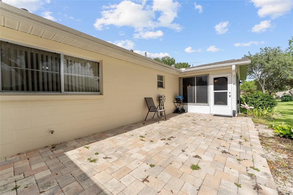 Active With Contract: $149,000 (2 beds, 2 baths, 1204 Square Feet)