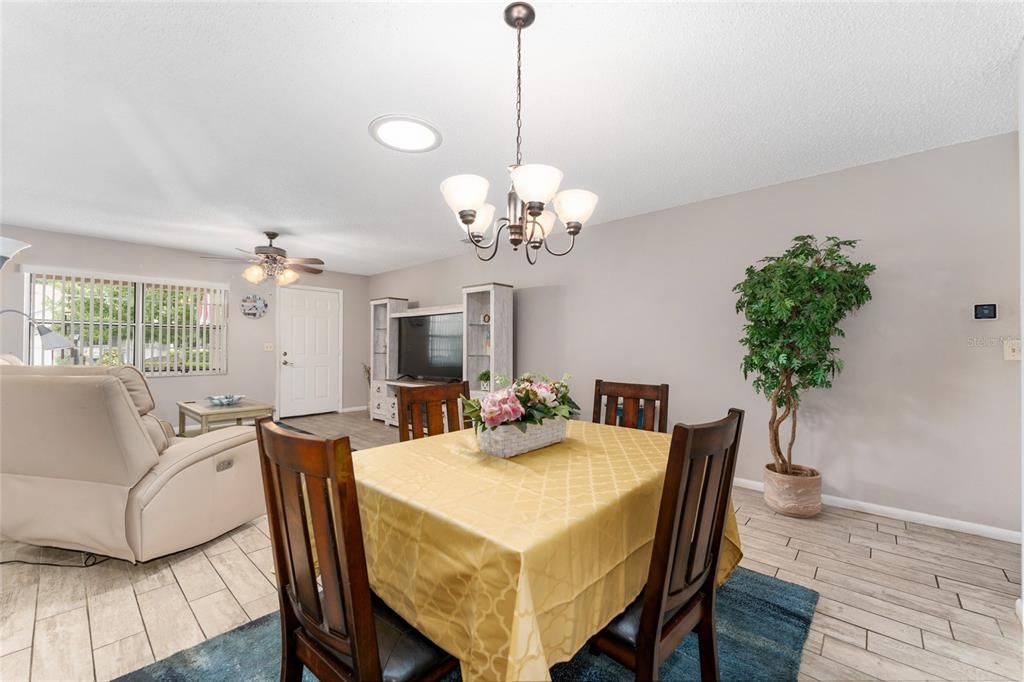 Active With Contract: $149,000 (2 beds, 2 baths, 1204 Square Feet)