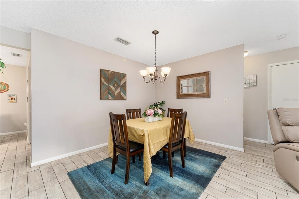 Active With Contract: $149,000 (2 beds, 2 baths, 1204 Square Feet)