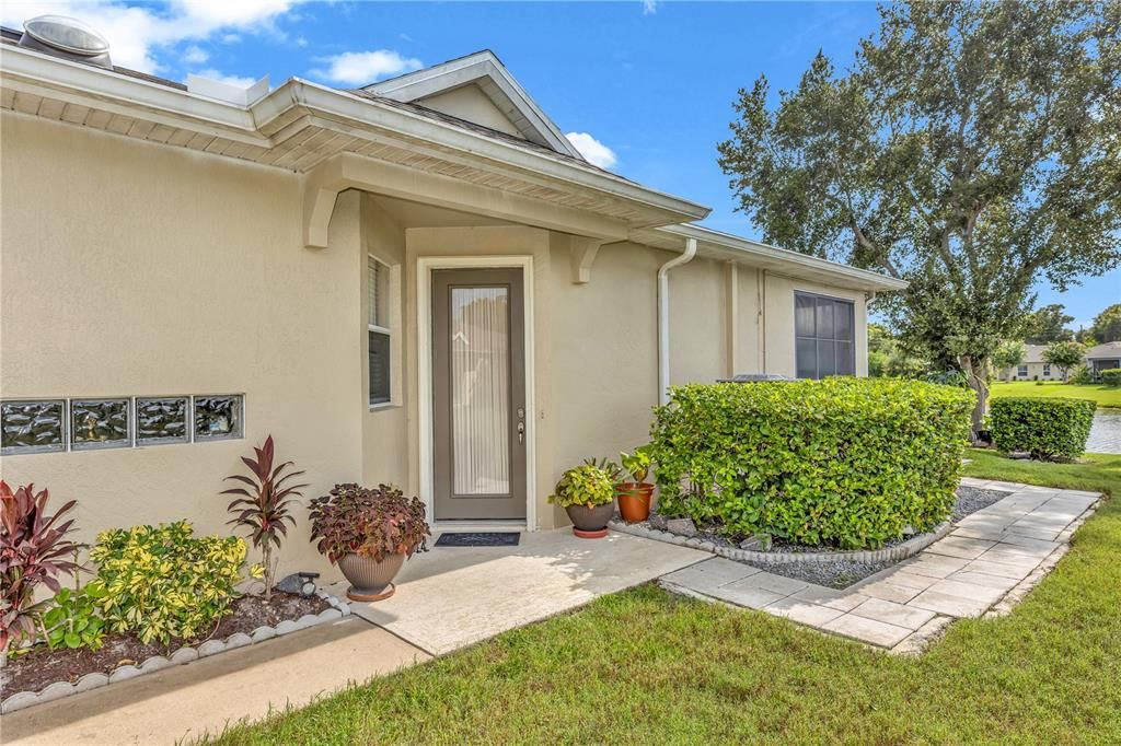 На продажу: $364,900 (2 спален, 2 ванн, 1720 Квадратных фут)