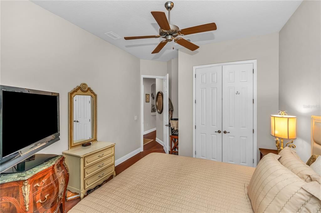 На продажу: $364,900 (2 спален, 2 ванн, 1720 Квадратных фут)