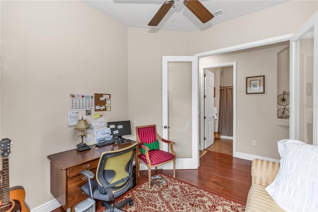 На продажу: $364,900 (2 спален, 2 ванн, 1720 Квадратных фут)