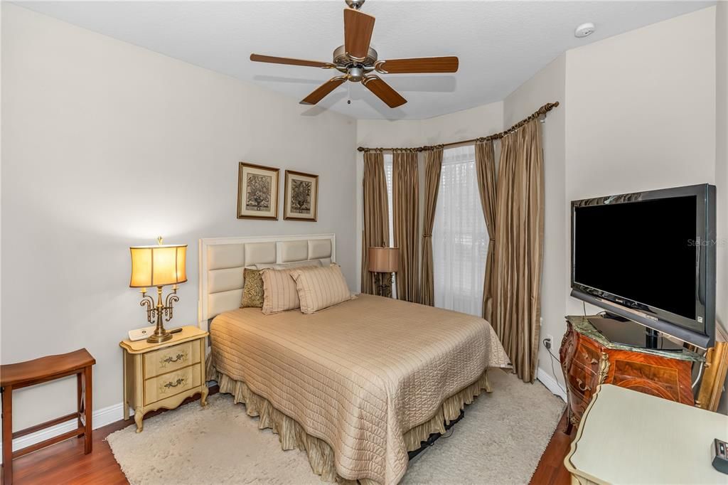 На продажу: $364,900 (2 спален, 2 ванн, 1720 Квадратных фут)