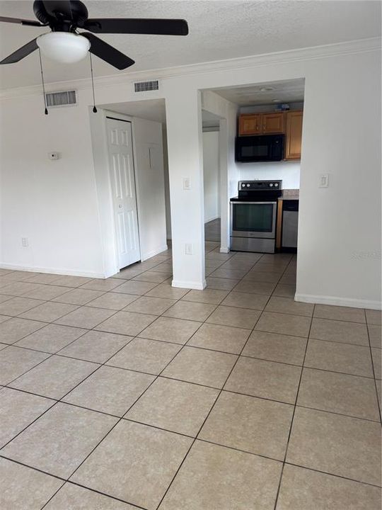 For Rent: $1,550 (2 beds, 2 baths, 1100 Square Feet)