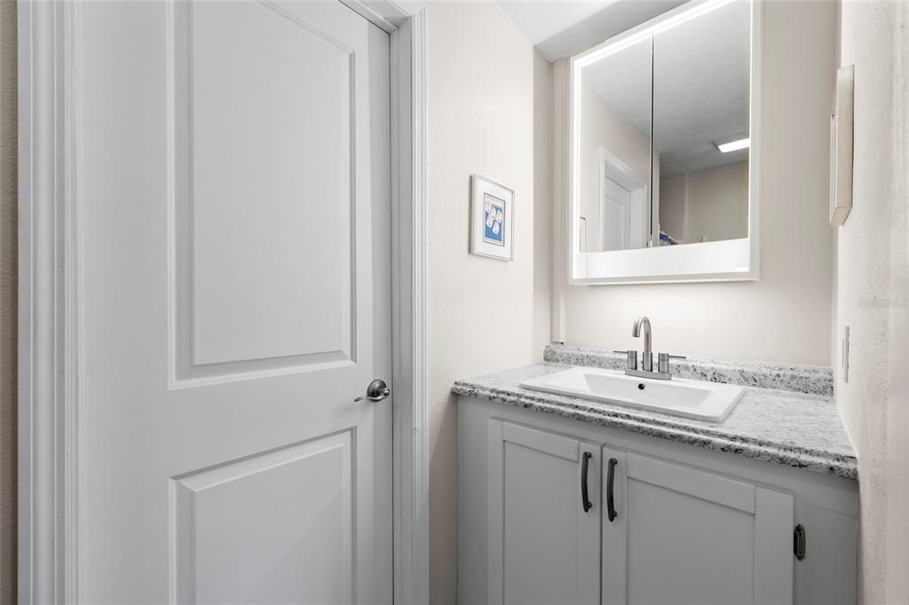 For Sale: $500,000 (2 beds, 2 baths, 1058 Square Feet)