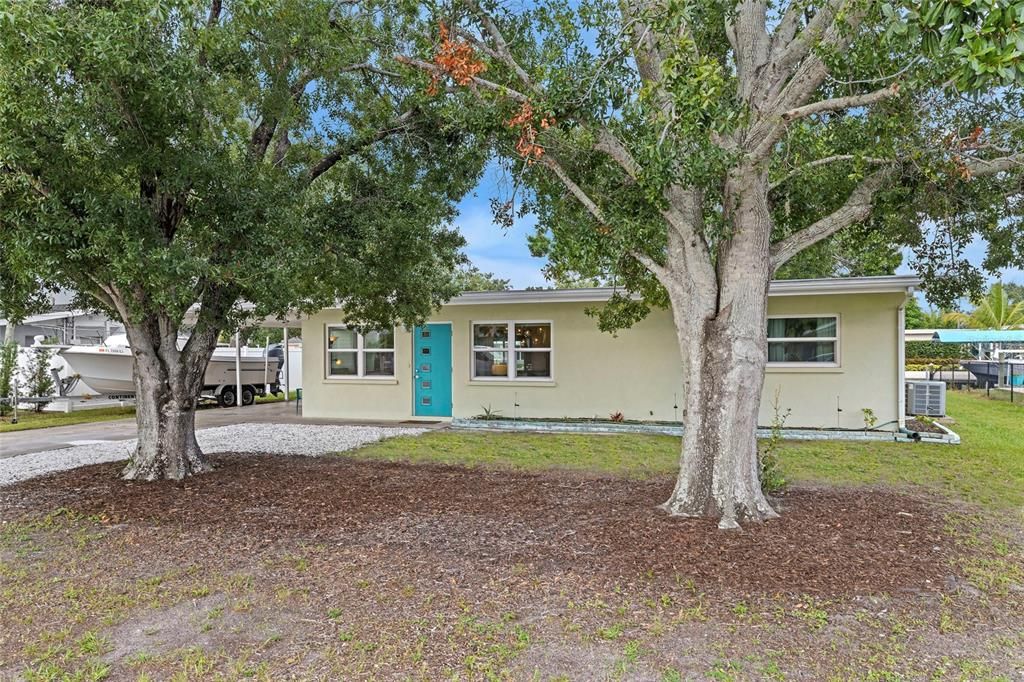 For Sale: $500,000 (2 beds, 2 baths, 1058 Square Feet)