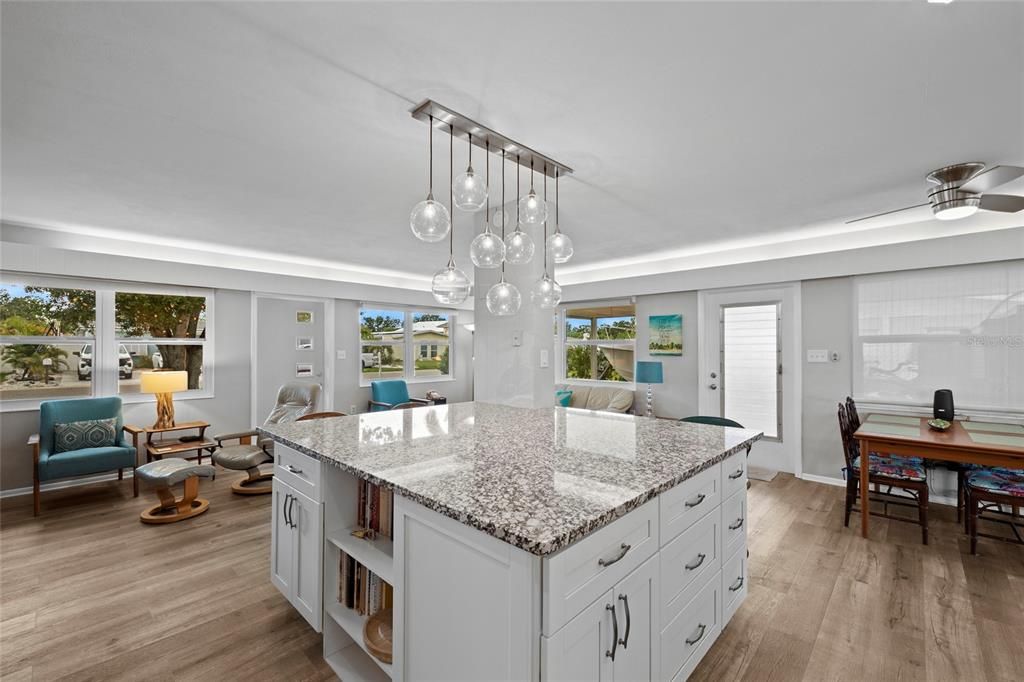 For Sale: $500,000 (2 beds, 2 baths, 1058 Square Feet)