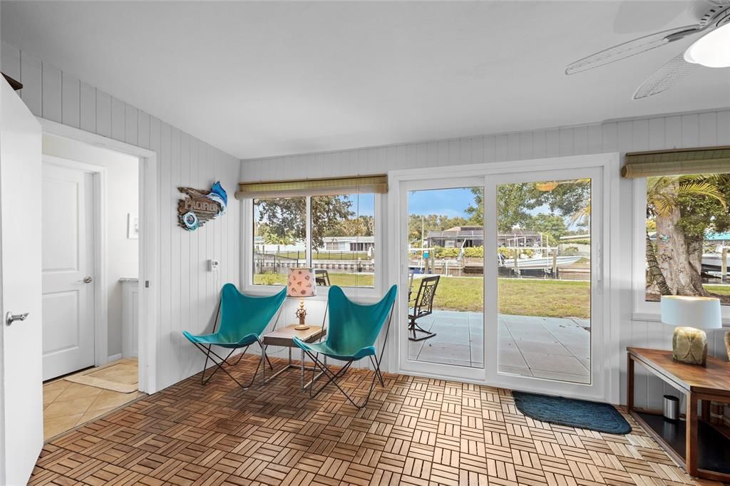 For Sale: $500,000 (2 beds, 2 baths, 1058 Square Feet)