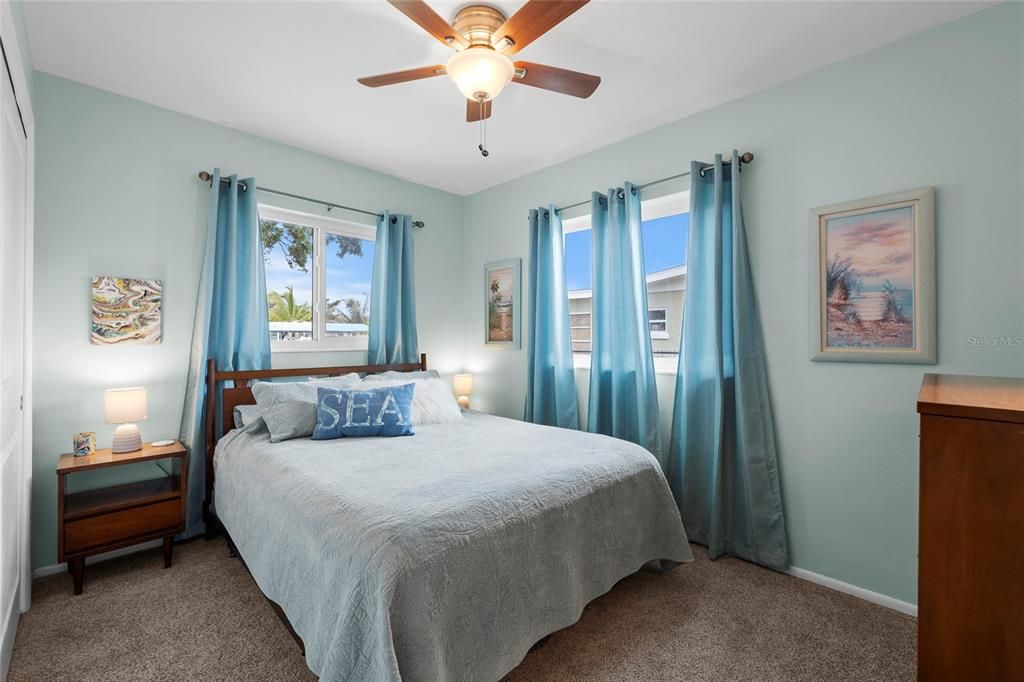 For Sale: $500,000 (2 beds, 2 baths, 1058 Square Feet)