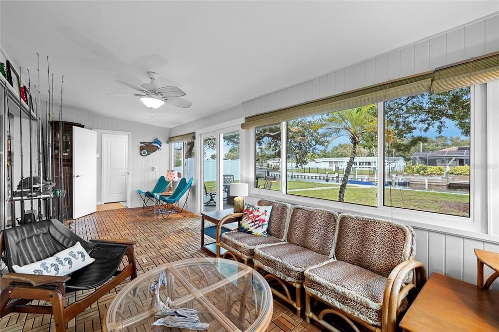 For Sale: $500,000 (2 beds, 2 baths, 1058 Square Feet)