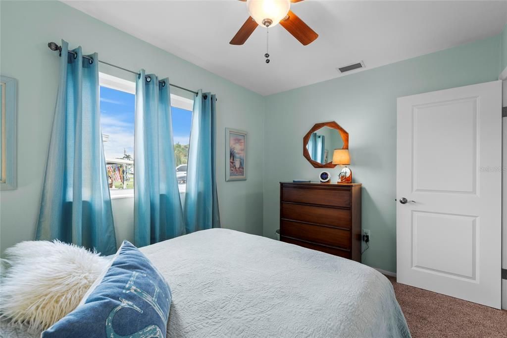 For Sale: $500,000 (2 beds, 2 baths, 1058 Square Feet)