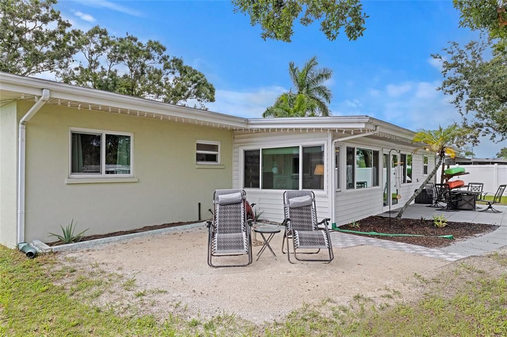 For Sale: $500,000 (2 beds, 2 baths, 1058 Square Feet)