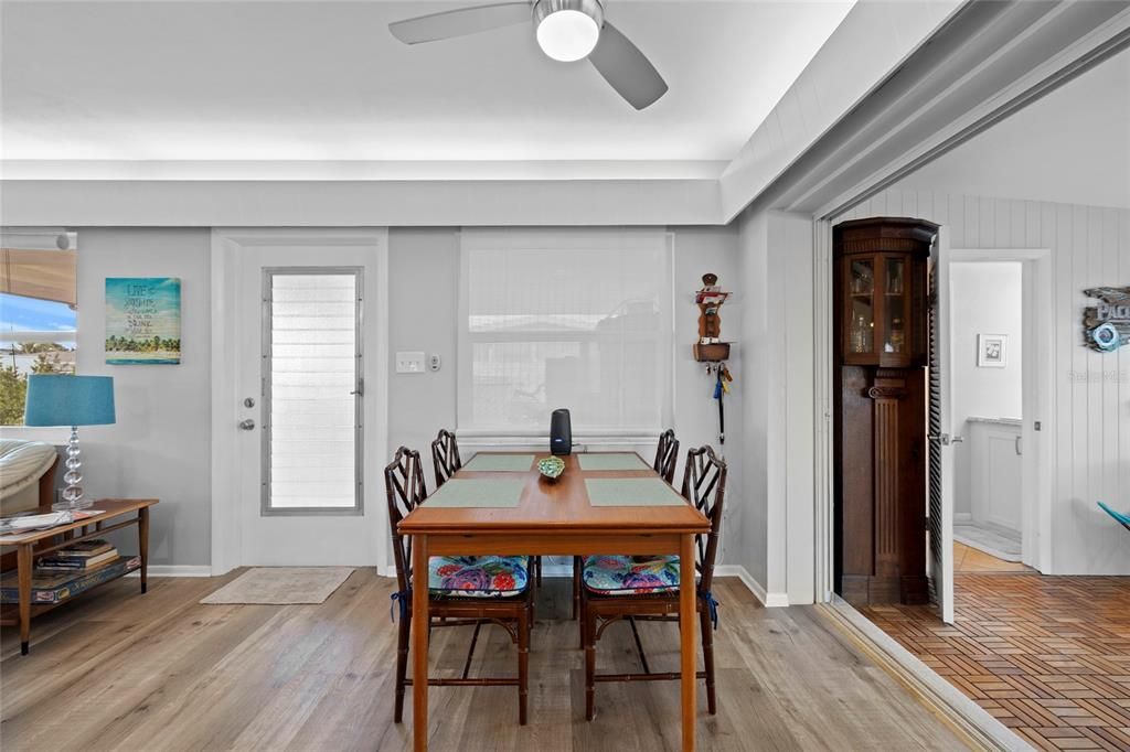 For Sale: $500,000 (2 beds, 2 baths, 1058 Square Feet)