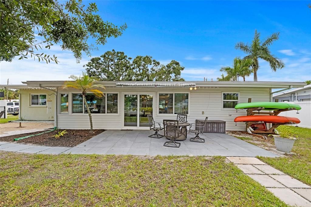 For Sale: $500,000 (2 beds, 2 baths, 1058 Square Feet)