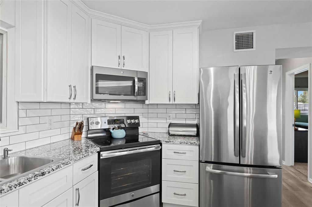 For Sale: $500,000 (2 beds, 2 baths, 1058 Square Feet)