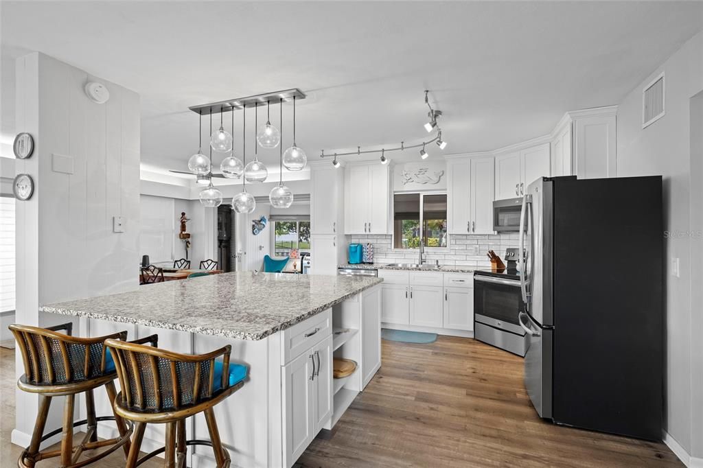 For Sale: $500,000 (2 beds, 2 baths, 1058 Square Feet)