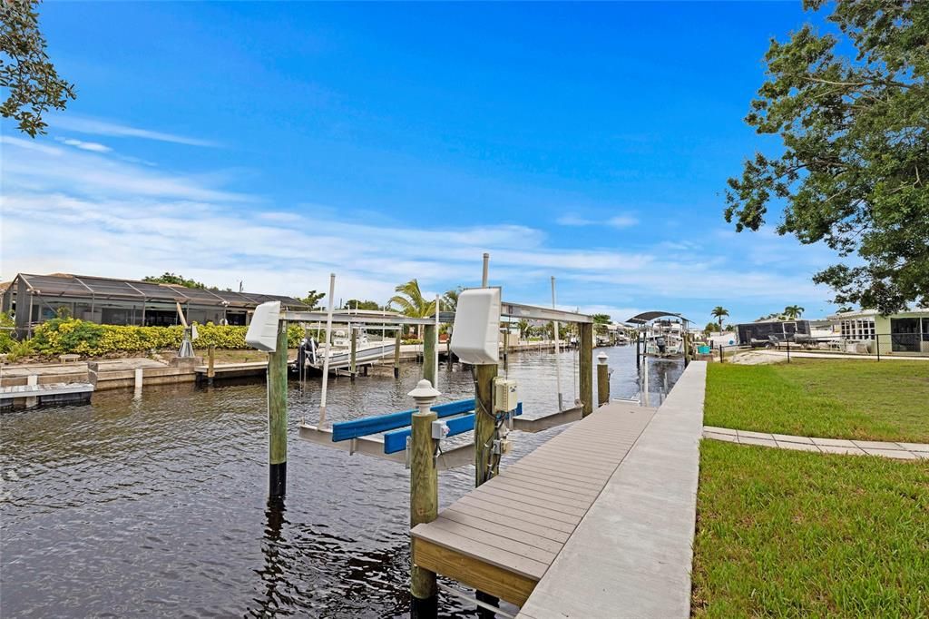 For Sale: $500,000 (2 beds, 2 baths, 1058 Square Feet)