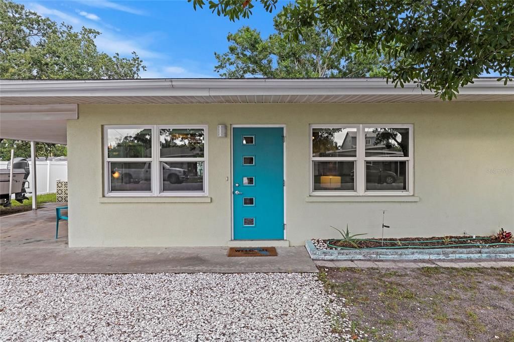 For Sale: $500,000 (2 beds, 2 baths, 1058 Square Feet)