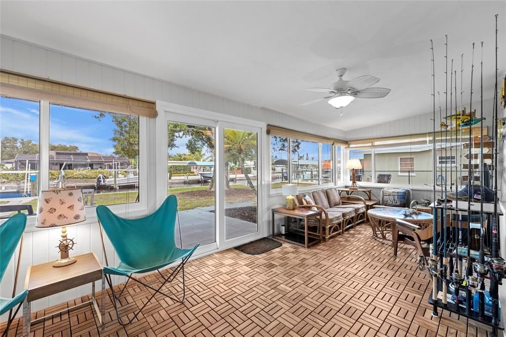 For Sale: $500,000 (2 beds, 2 baths, 1058 Square Feet)