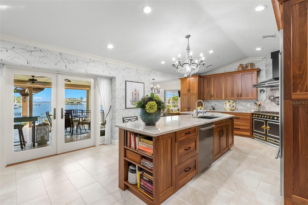 For Sale: $2,149,000 (3 beds, 2 baths, 2663 Square Feet)