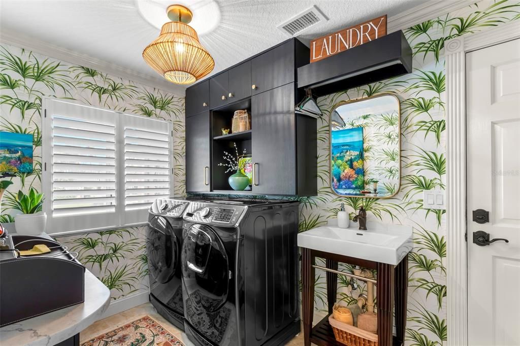 For Sale: $2,149,000 (3 beds, 2 baths, 2663 Square Feet)