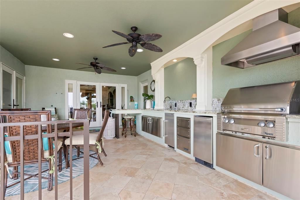 For Sale: $2,149,000 (3 beds, 2 baths, 2663 Square Feet)