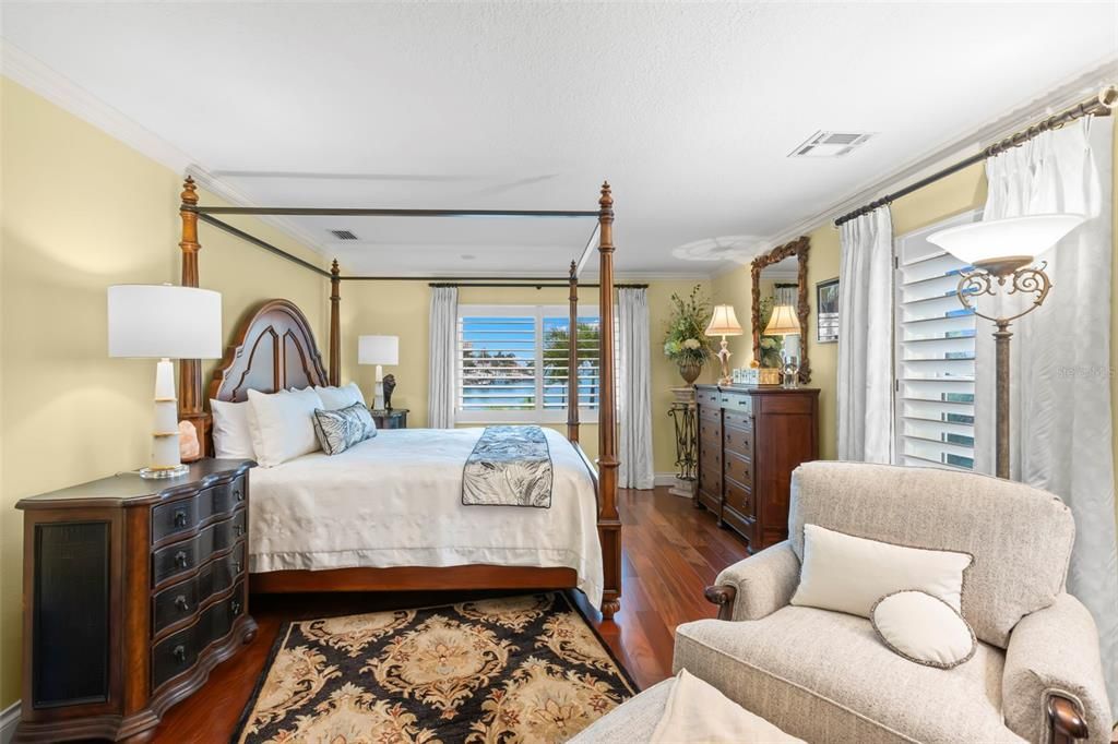 For Sale: $2,149,000 (3 beds, 2 baths, 2663 Square Feet)