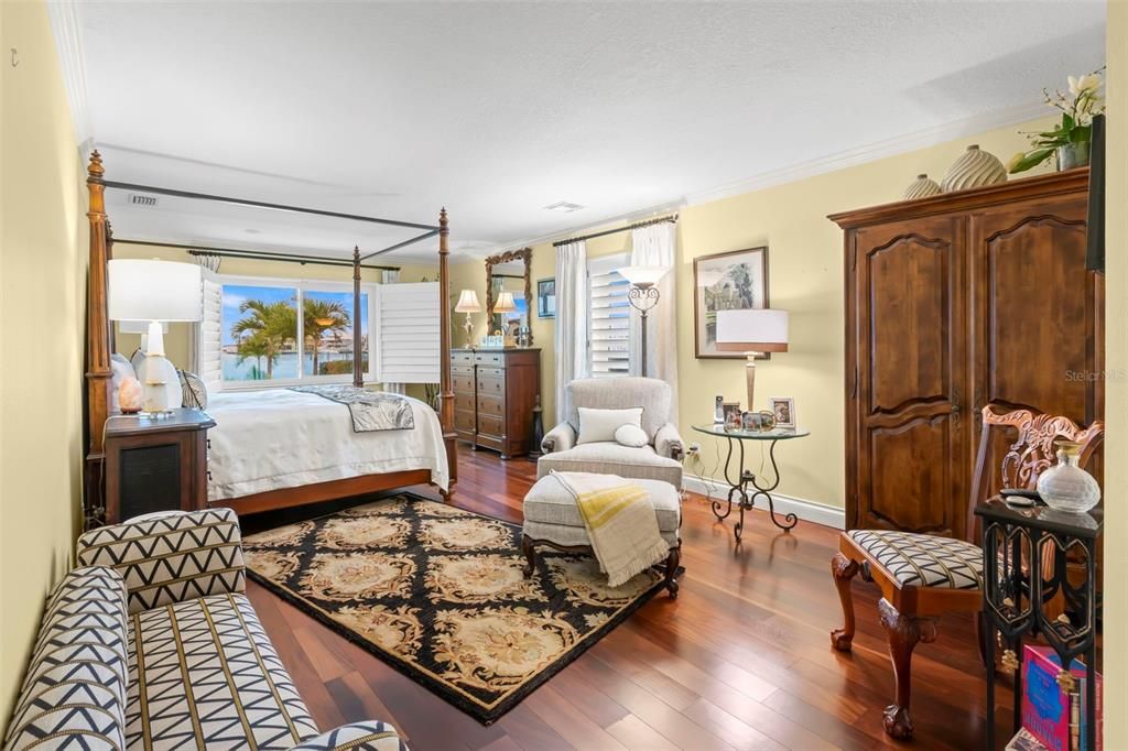 For Sale: $2,149,000 (3 beds, 2 baths, 2663 Square Feet)