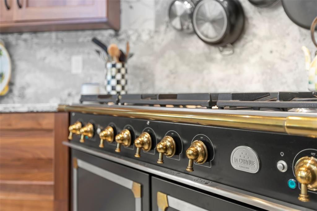 For Sale: $2,149,000 (3 beds, 2 baths, 2663 Square Feet)