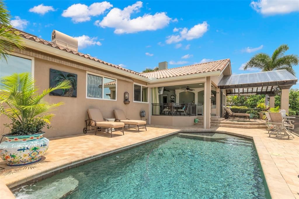 For Sale: $2,149,000 (3 beds, 2 baths, 2663 Square Feet)