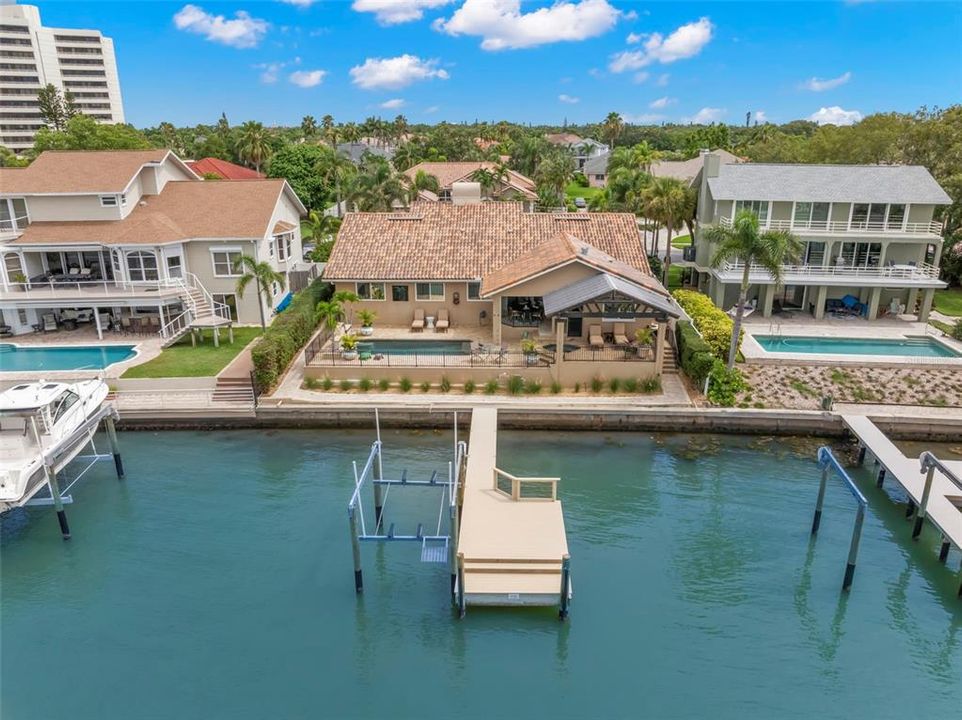 For Sale: $2,149,000 (3 beds, 2 baths, 2663 Square Feet)