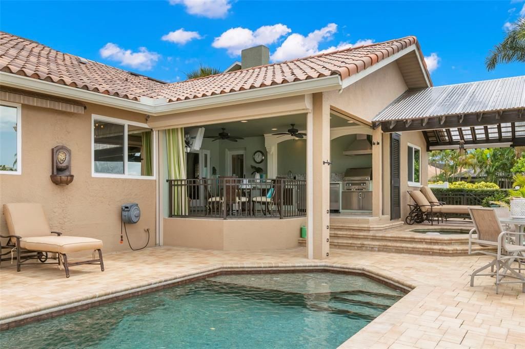 For Sale: $2,149,000 (3 beds, 2 baths, 2663 Square Feet)