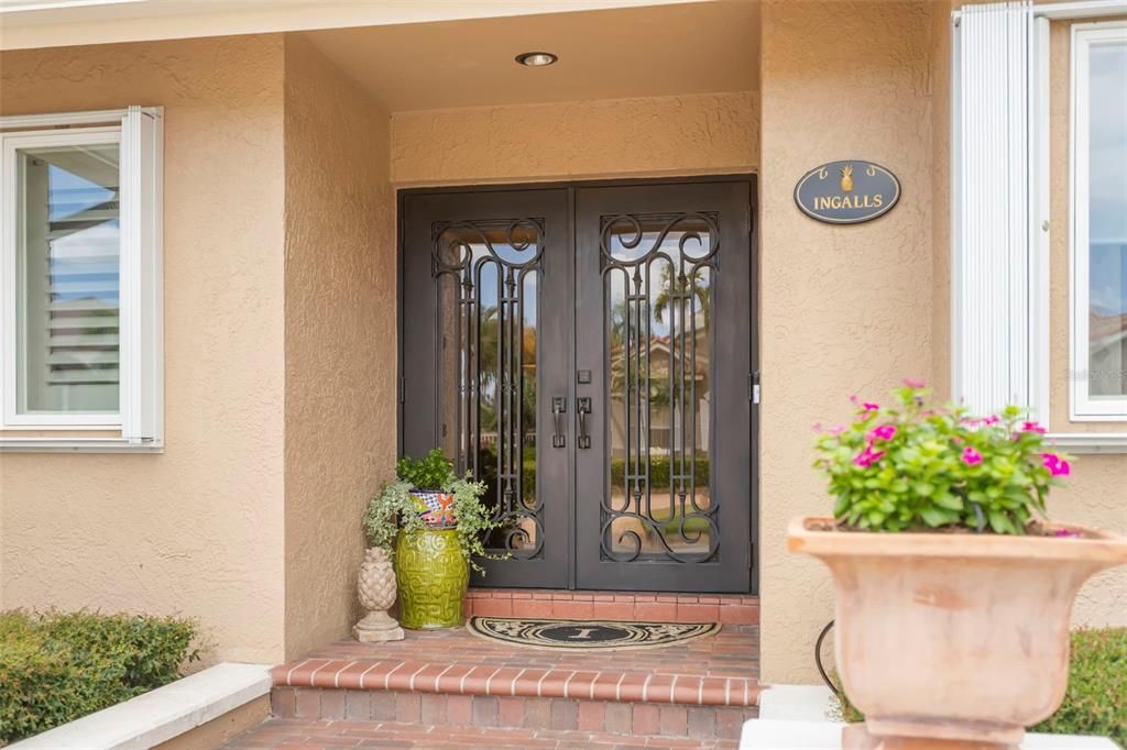 For Sale: $2,149,000 (3 beds, 2 baths, 2663 Square Feet)