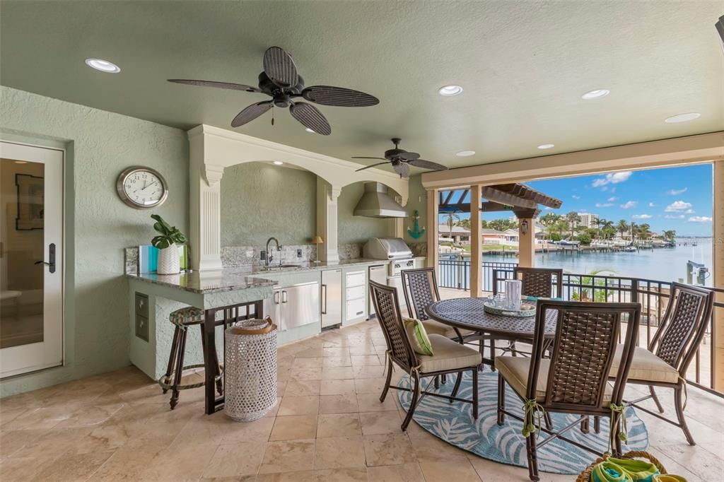 For Sale: $2,149,000 (3 beds, 2 baths, 2663 Square Feet)