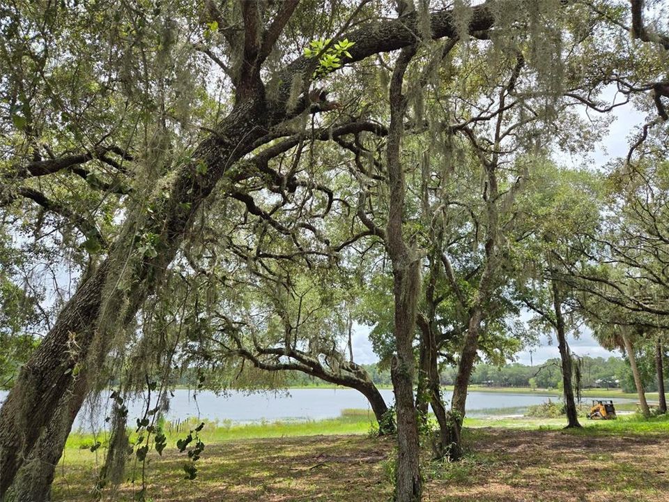 待售: $274,000 (5.32 acres)