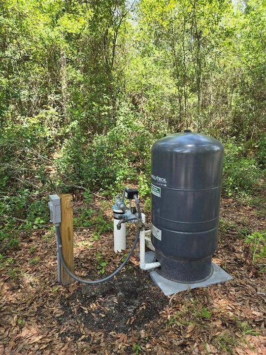 待售: $274,000 (5.32 acres)