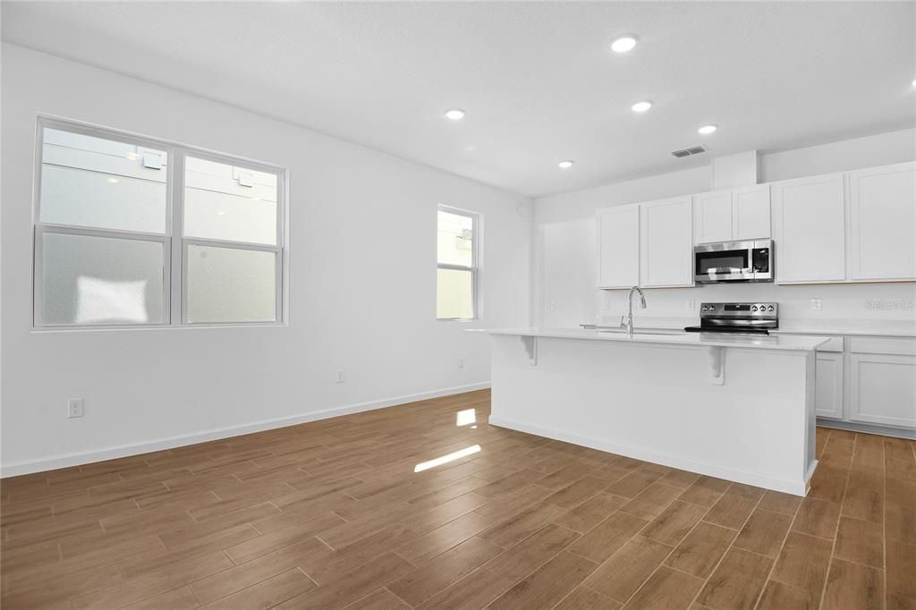 For Sale: $342,759 (4 beds, 2 baths, 2132 Square Feet)