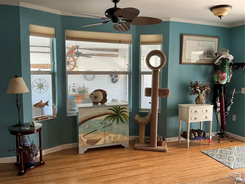 For Sale: $359,500 (3 beds, 2 baths, 1485 Square Feet)