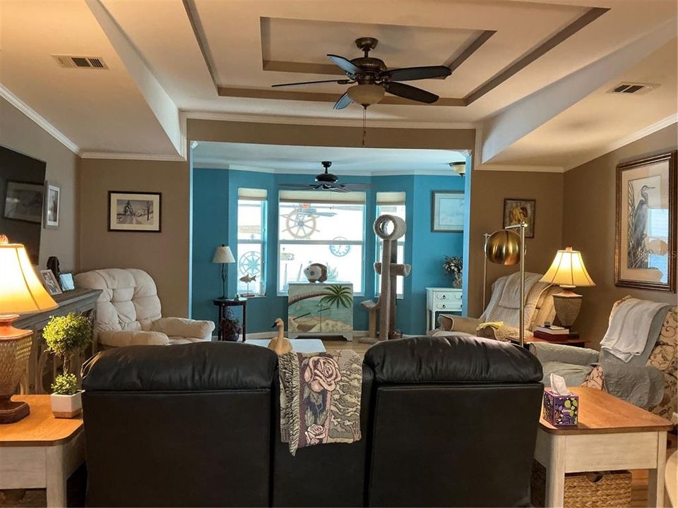 For Sale: $359,500 (3 beds, 2 baths, 1485 Square Feet)