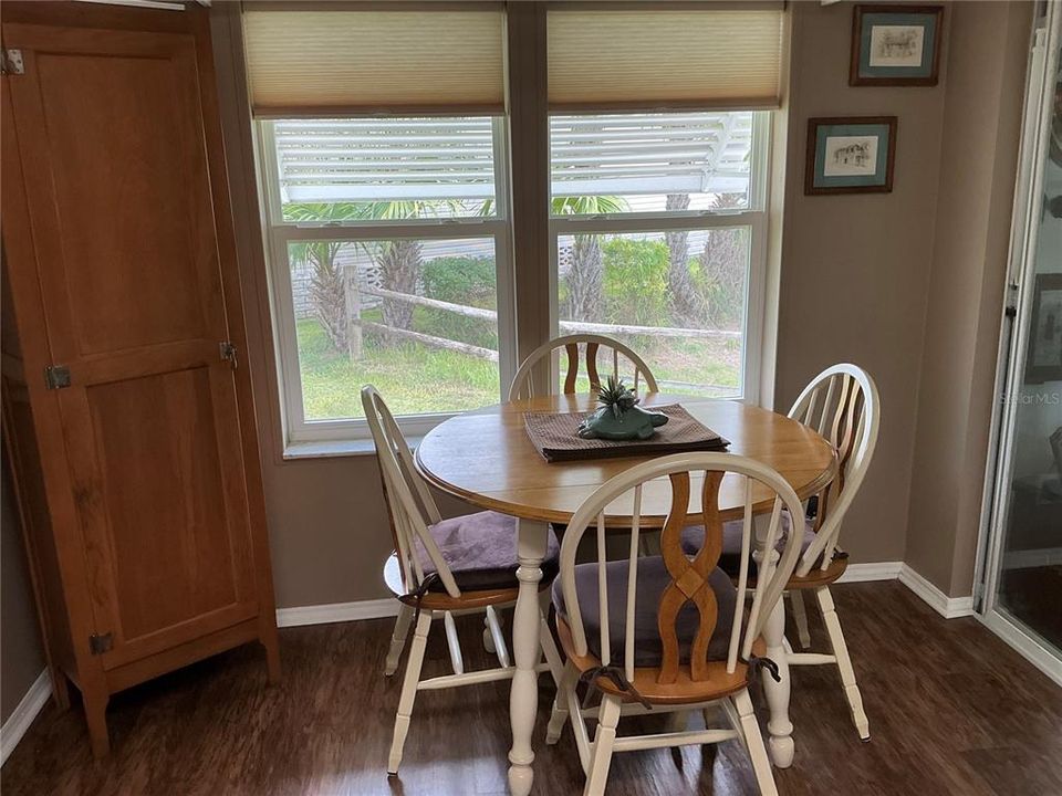 For Sale: $359,500 (3 beds, 2 baths, 1485 Square Feet)