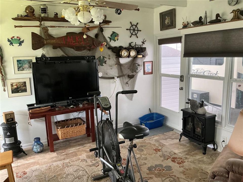 For Sale: $359,500 (3 beds, 2 baths, 1485 Square Feet)