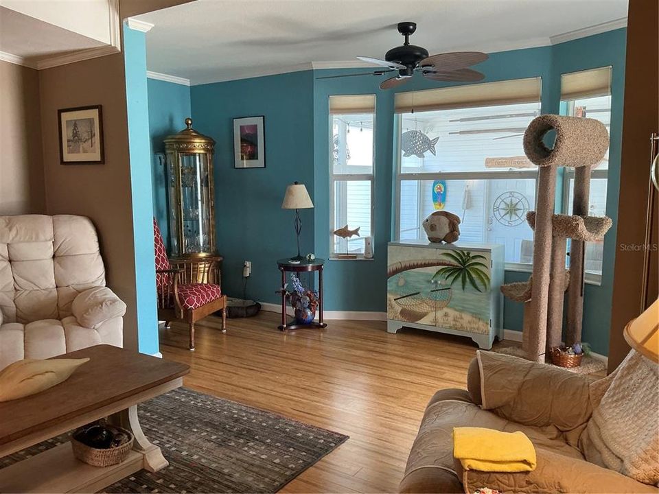 For Sale: $359,500 (3 beds, 2 baths, 1485 Square Feet)