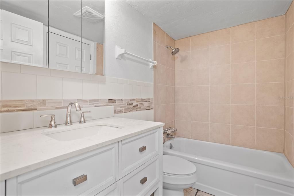 En Venta: $99,000 (2 camas, 1 baños, 810 Pies cuadrados)