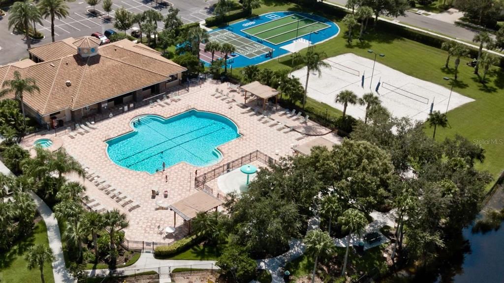 Active With Contract: $678,000 (4 beds, 3 baths, 2416 Square Feet)